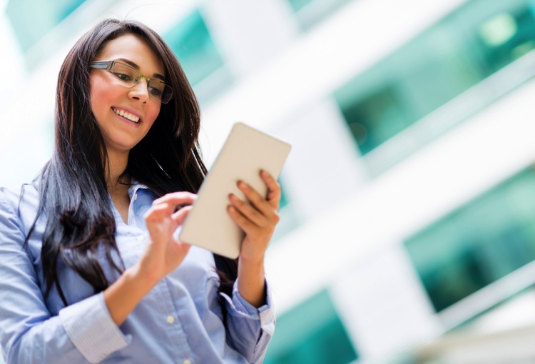 How Tablet Training Videos Can Improve New Employee Training Programs